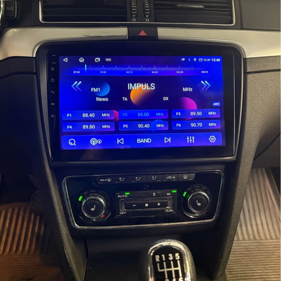 Montáž autorádia na Škoda Superb 2